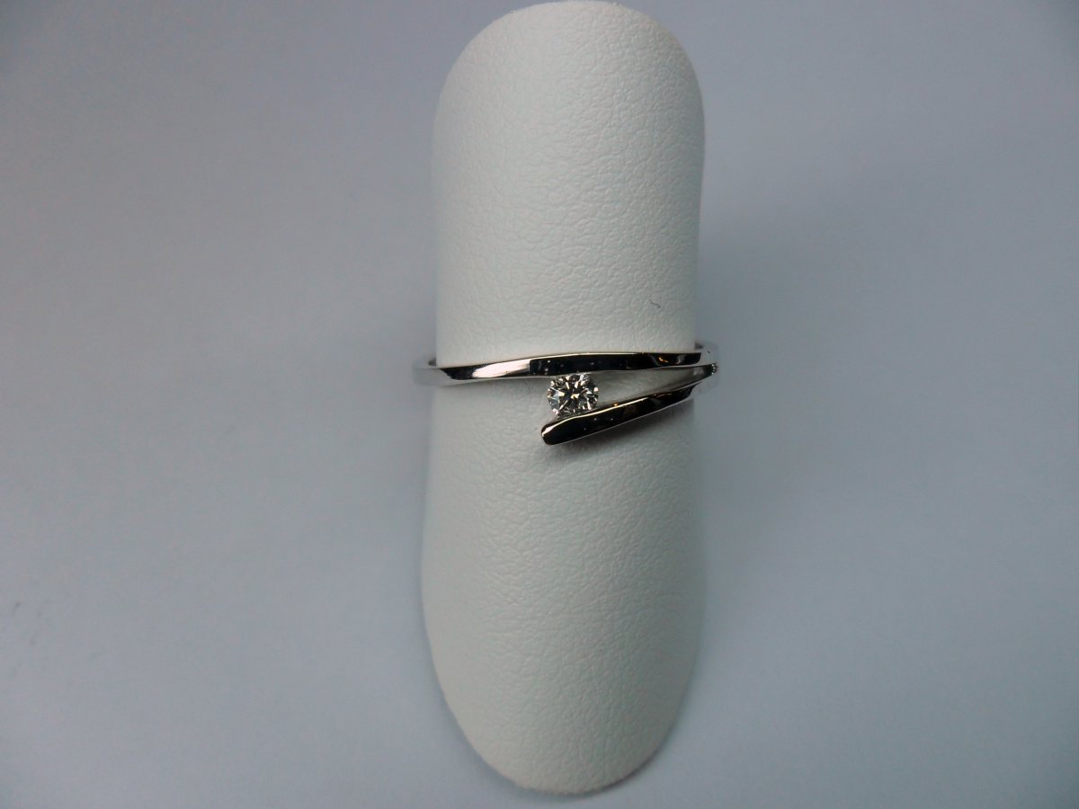 Klemspleet Ring Witgoud 0.08 crt.